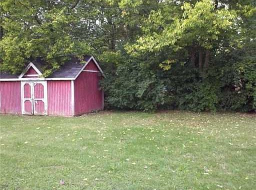 2nd image of 841 Almond Ave