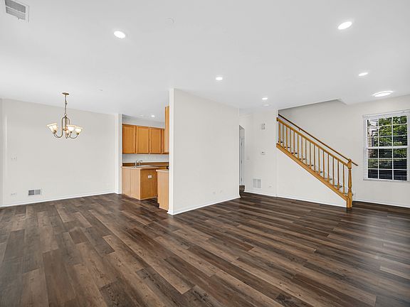 5th image of 191 Willoughby Ct Unit A