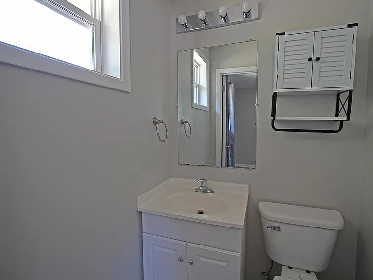 350 Westmont Dr — Photo 17