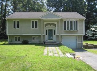30 Edgehill Rd, Taunton, MA 02780