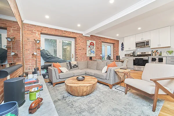 Rented by Living New York | media 34