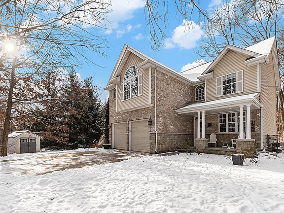 3rd image of 9480 Edward Dr