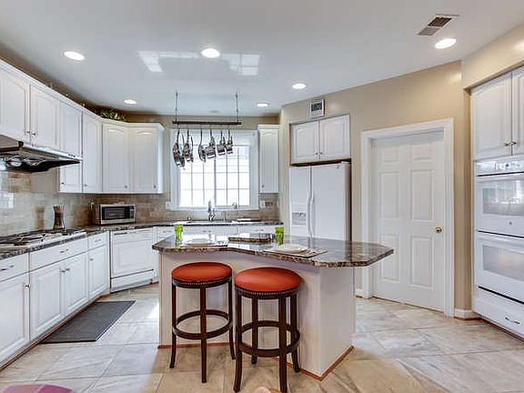 3rd image of 18823 Porterfield Way