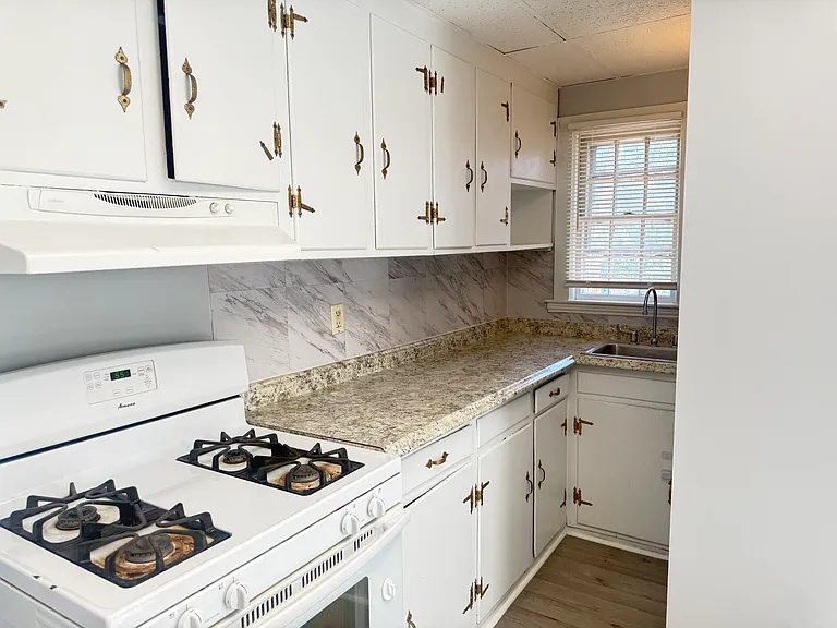 326 Granite St #1 — Photo 8
