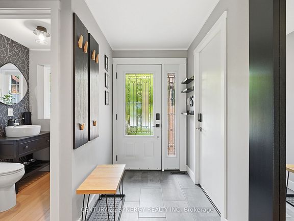 3rd image of 6058 Forestglen Cres