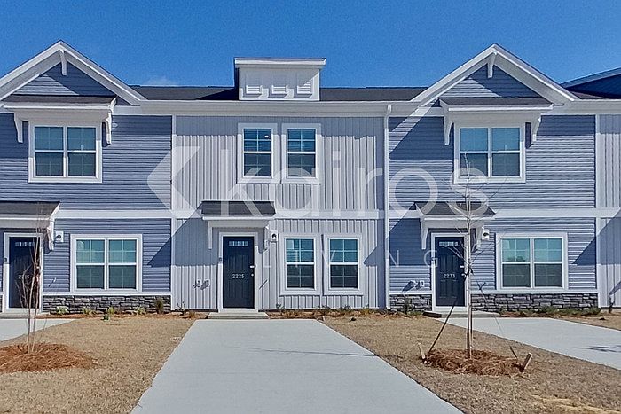 1st image of 2225 Banyon Cir
