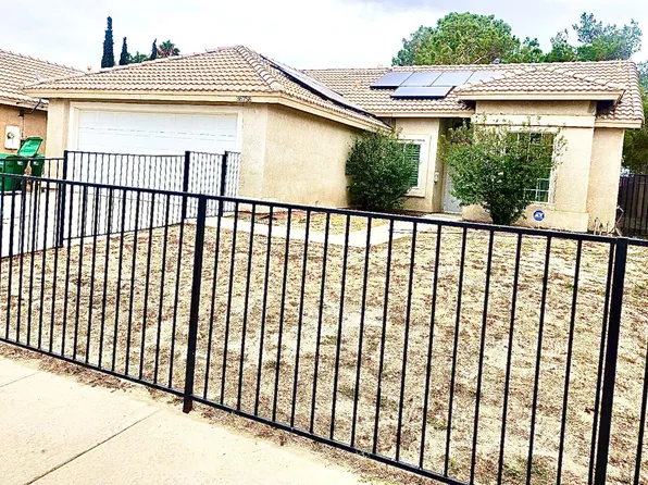 36758 Golden Oak Dr, Palmdale, CA 93552