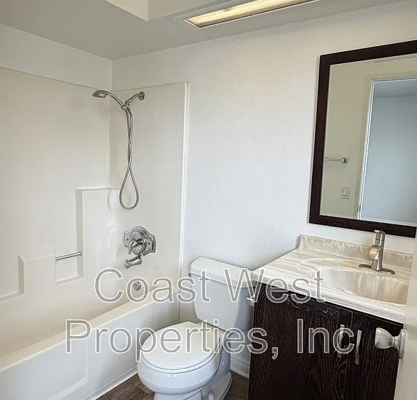 3539 Roosevelt St #E — Photo 11