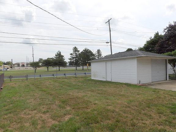 5th image of 2501 Medford St