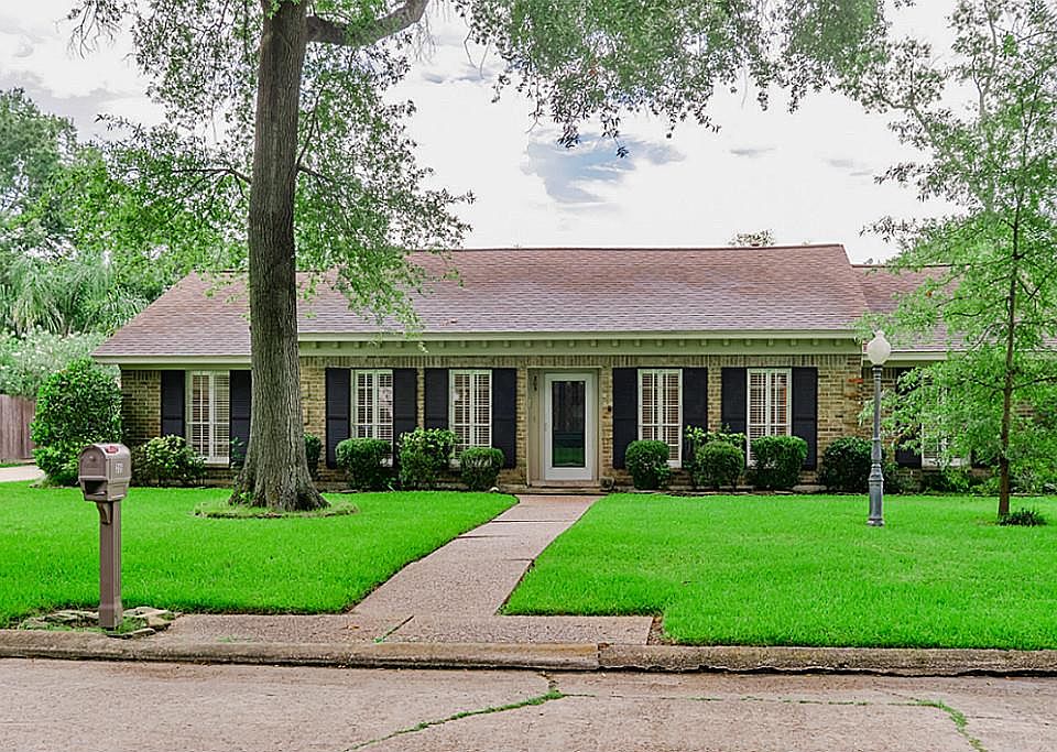 1st image of 305 Post Oak Dr