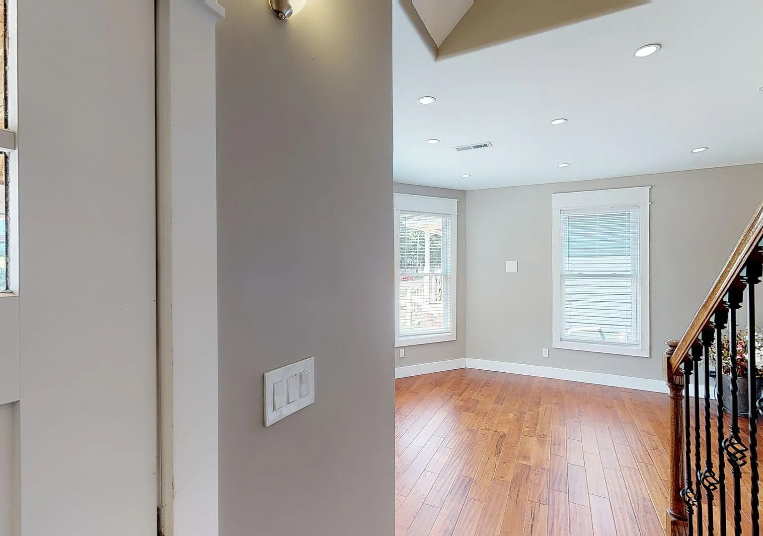 Waitlist for Aug2027Jul2028 Now Open! | 7BR/5BA in Fort Sanders | Near UTK — Photo 4
