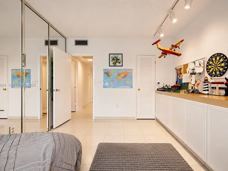 300 Bayview Dr #807 — Photo 17