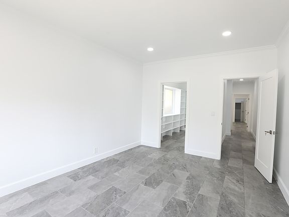 2nd image of 116 N Heliotrope Ave