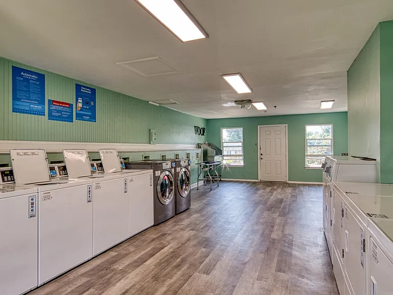 Laundry Room at The Everett, Roanoke, VA