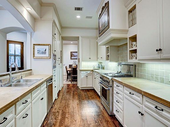 5th image of 2207 Dunraven Ln