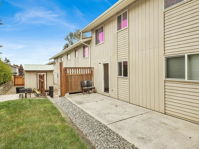 2148 E View Pl — Photo 8