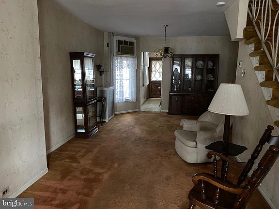 4th image of 4404 Devereaux St