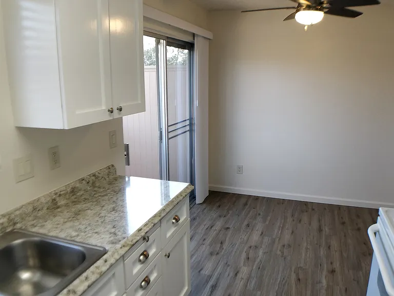 1671 Bramble Pl — Photo 6