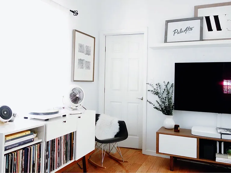 510 Military Way — Photo 2