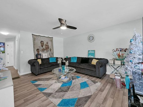4th image of 857 Steffen Ave