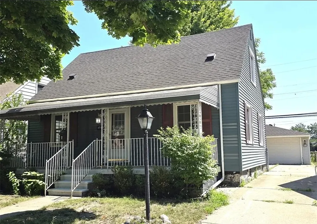 3 bed, 1000 sqft, $1,850 — Photo 1