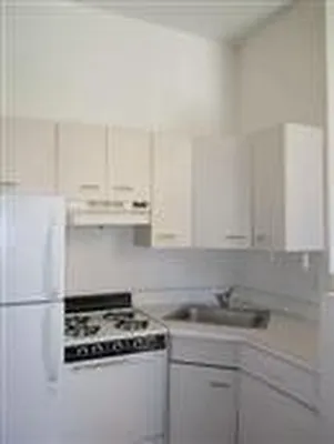 Rented by CitySites Real Estate Group | media 27