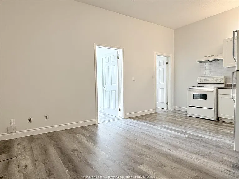 1188 Wyandotte St E #4 — Photo 5