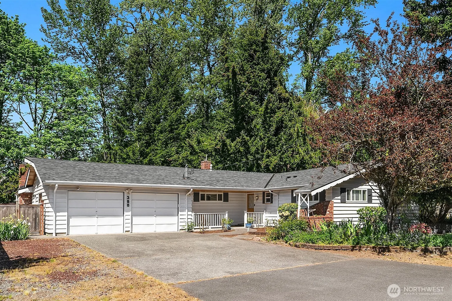 380 NE Birch Street photo 1