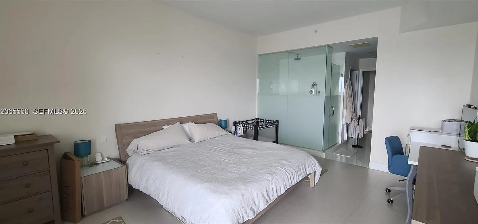 Paramount Bay Condo — Photo 3