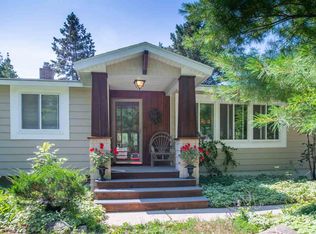 108 Oak St, Charlevoix, MI 49720
