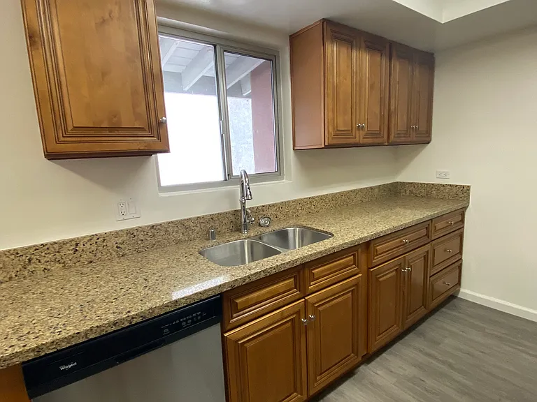 13418 Moorpark St #4 — Photo 13