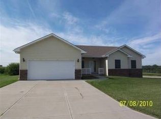 1521 Lake Ridge Dr, Omaha, NE 68048