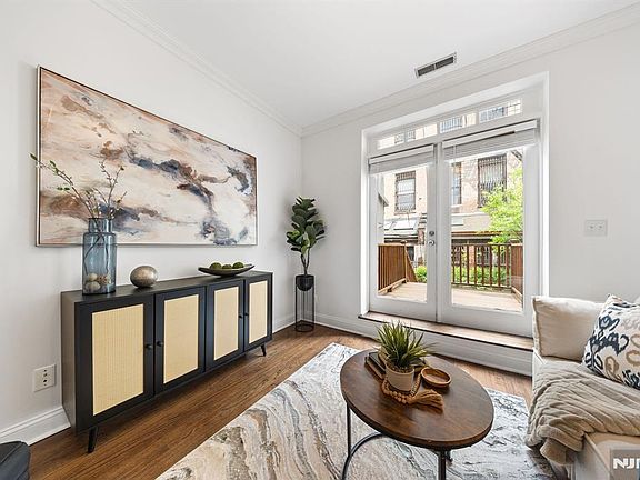 2nd image of 104 York St APT 2B