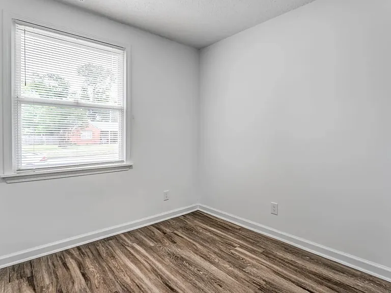 1079 Larry Ln — Photo 23
