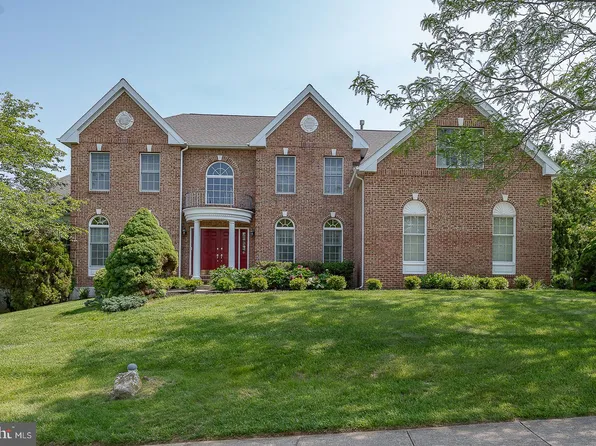 627 Olympia Hills Cir, Berwyn, PA 19312