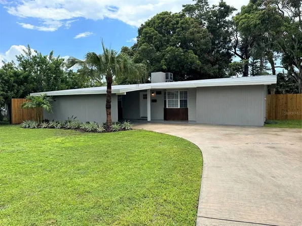 4231 Shore Acres Blvd NE, Saint Petersburg, FL 33703