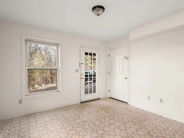 4966 Sherman Oaks Dr — Photo 18