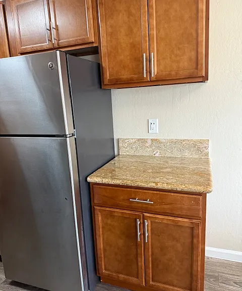 Capitol Ave Apartments — Photo 13