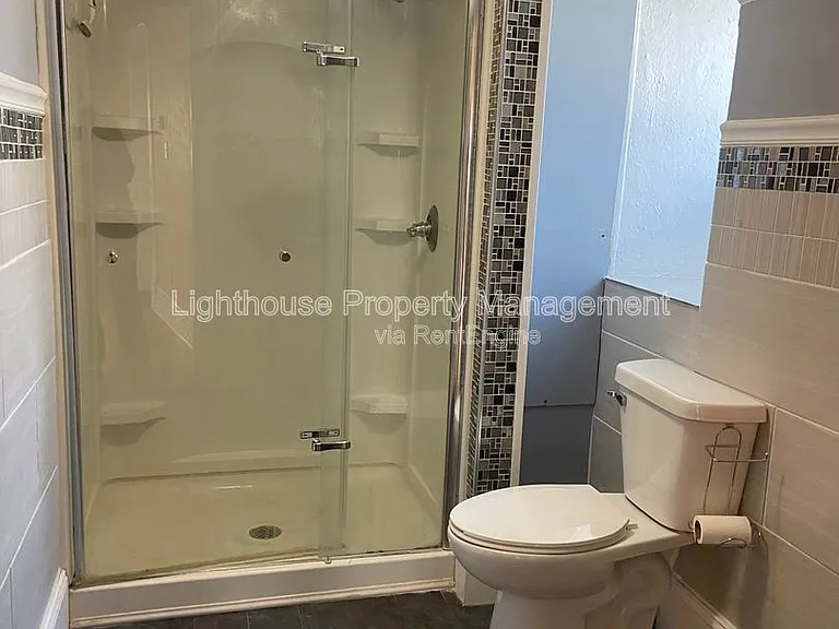 223 E North St #2 — Photo 8