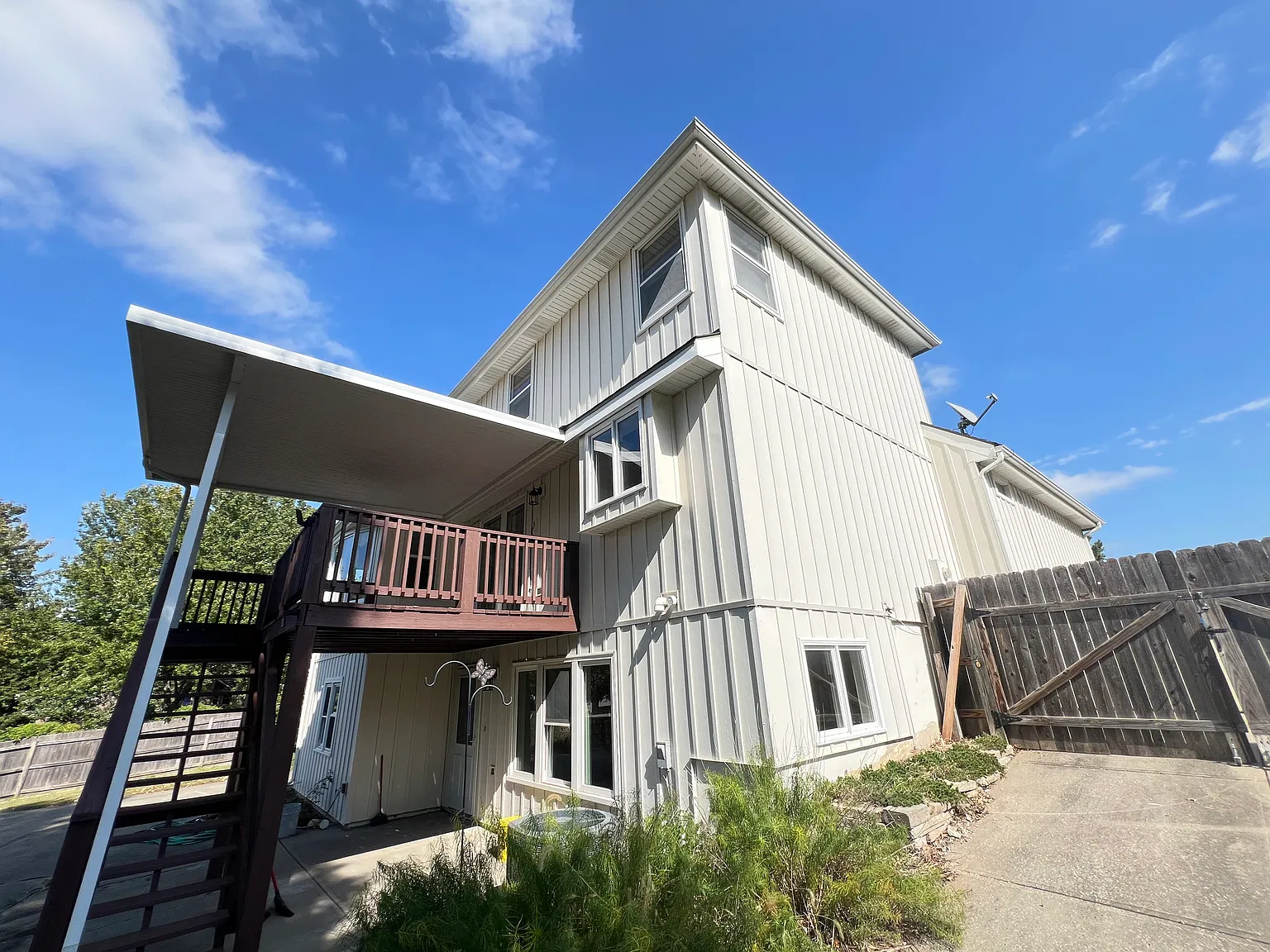 5 bed, 2276 sqft, $2,875 — Photo 4