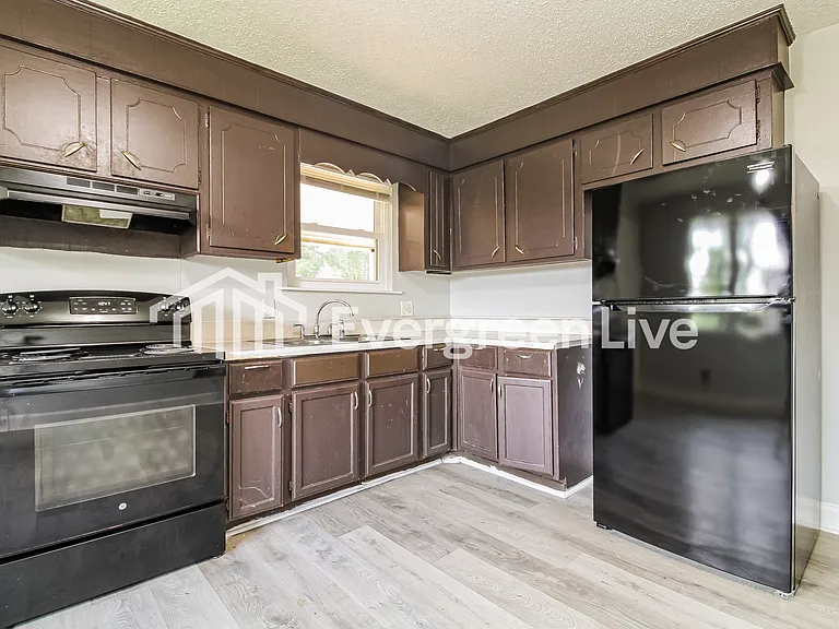 2357 Coco Rd — Photo 5
