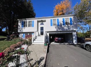 45 Ochsner Pl, Trumbull, CT 06611