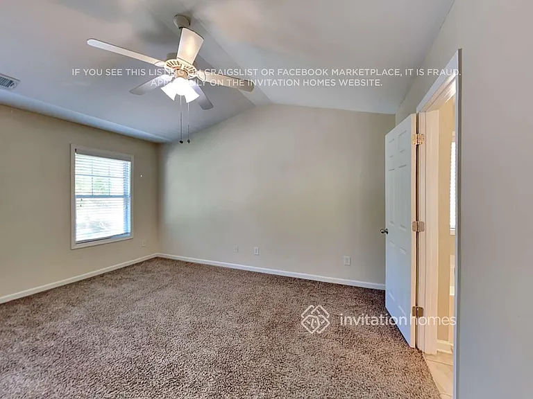 447 Grenier Ter — Photo 11