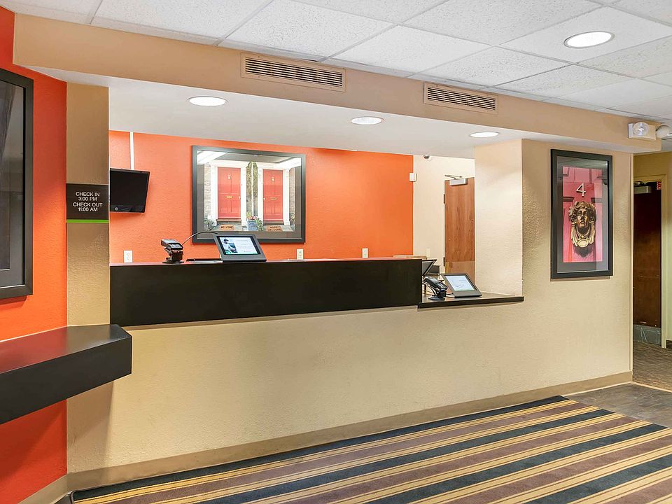 Lobby and Guest Check-in