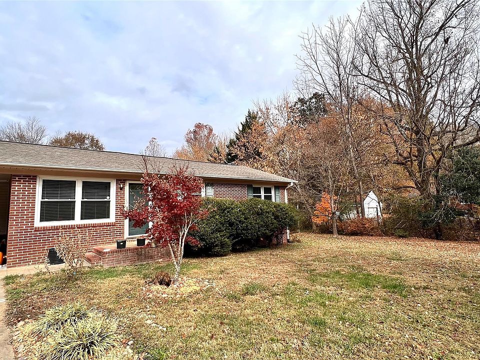 1st image of 2300 Greenleaf Dr