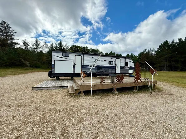 W5211 Bracken Trl, Wausaukee, WI 54177