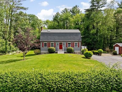 404 Holmes St, Hanson, MA, 02341
