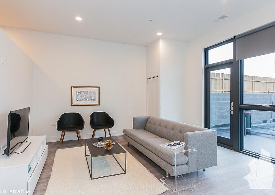1st image of 855 N Larrabee St #1816