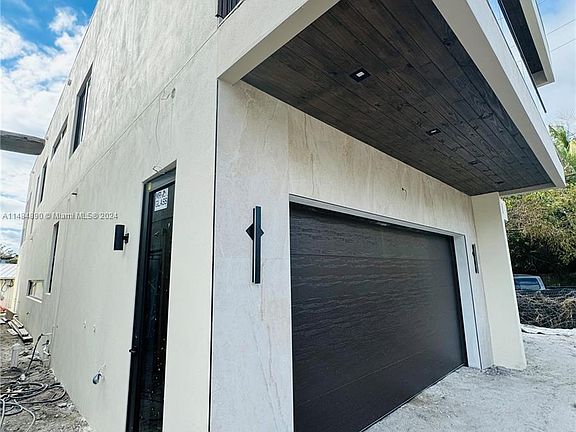 3rd image of 461 NE 17th Way