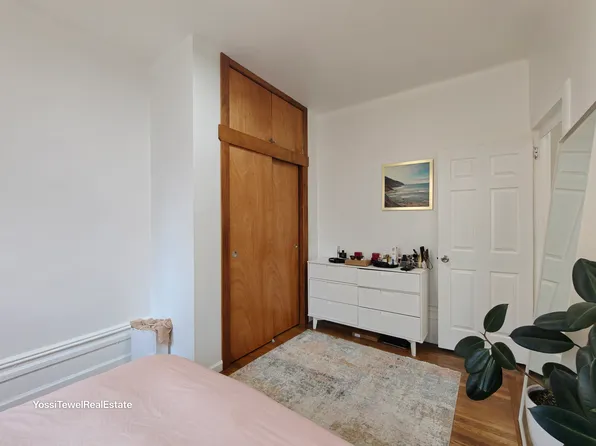 63 Ft Greene Place image 4 of 20